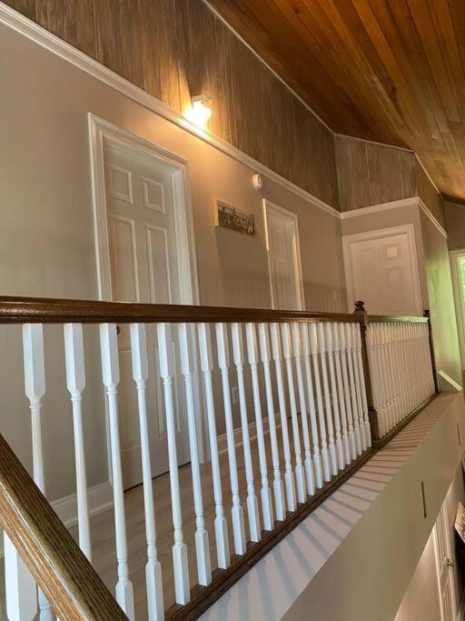 Modern Home Near Lake W Hottub, Game Room, Fireplace Albrightsville Bagian luar foto