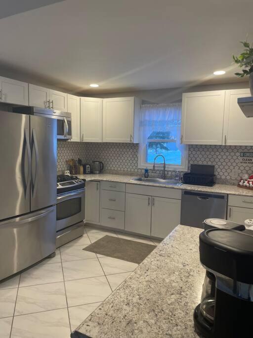Modern Home Near Lake W Hottub, Game Room, Fireplace Albrightsville Bagian luar foto